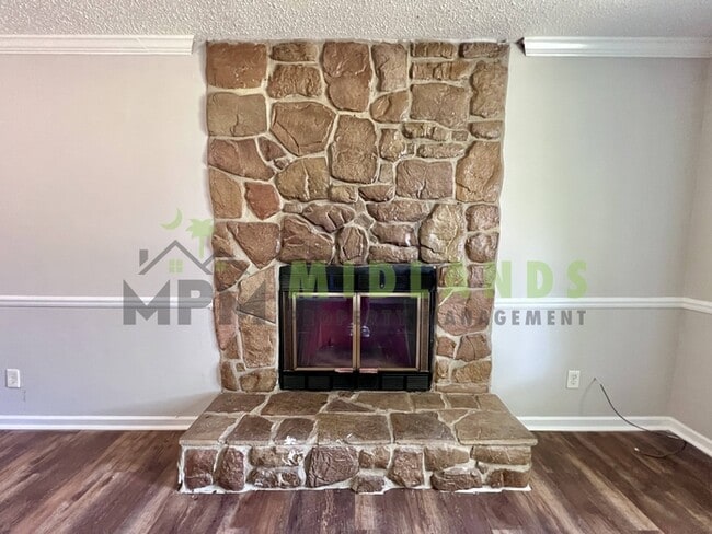 Building Photo - 208E S. Cromwell St.