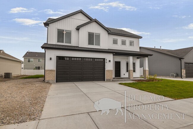 Building Photo - 670 S 2315 W