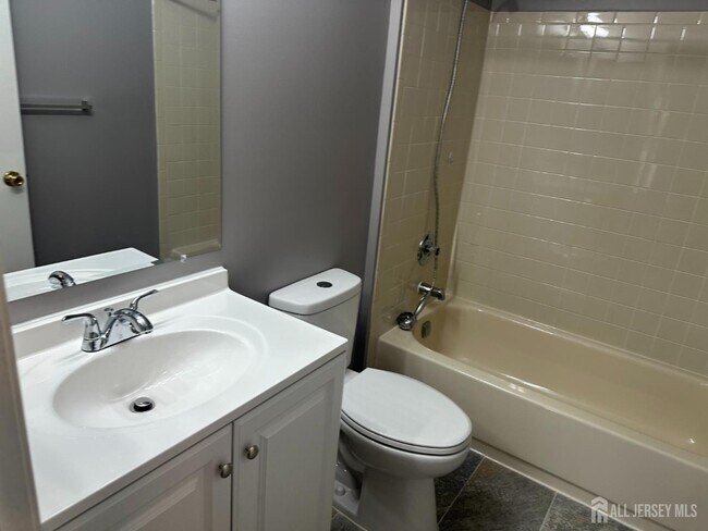Building Photo - 304 Wimbeldon Ct