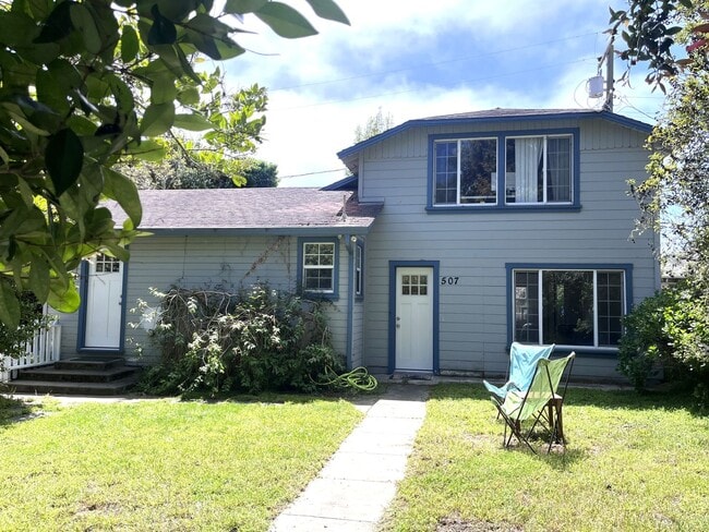 Primary Photo - Fully Furnished- 2 bedroom/ 2 bathroom in ...