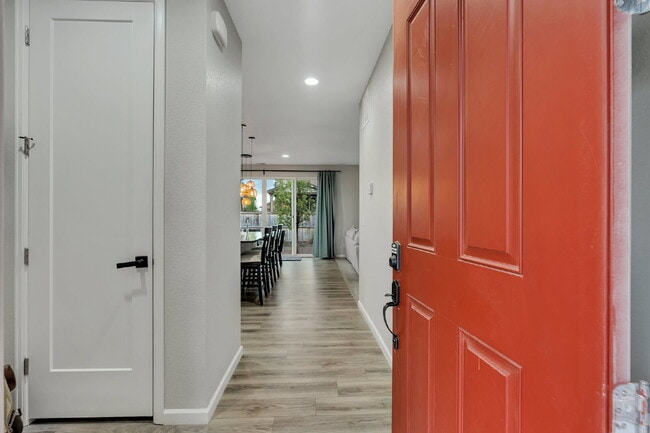 Building Photo - Newer Build 3 Bedroom Home In a Beautiful Neighborhood!