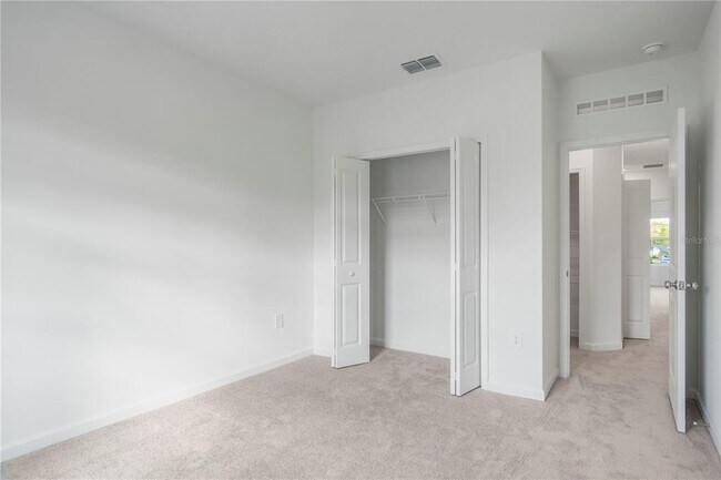 Building Photo - 2743 Skyline Lp