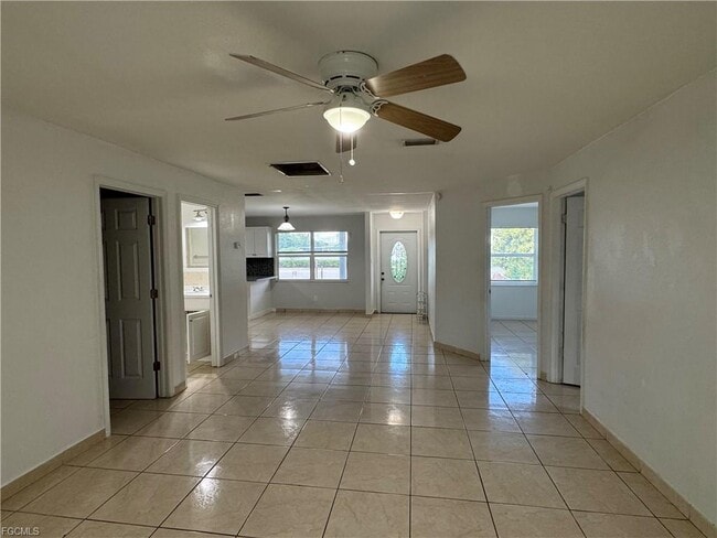 Building Photo - 2328 Country Club Blvd