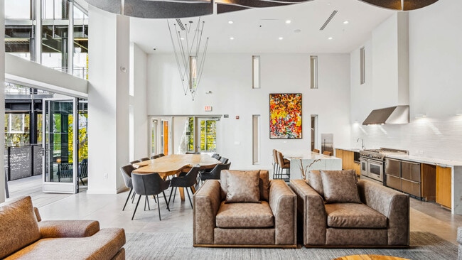 Clubhouse - Potrero 1010