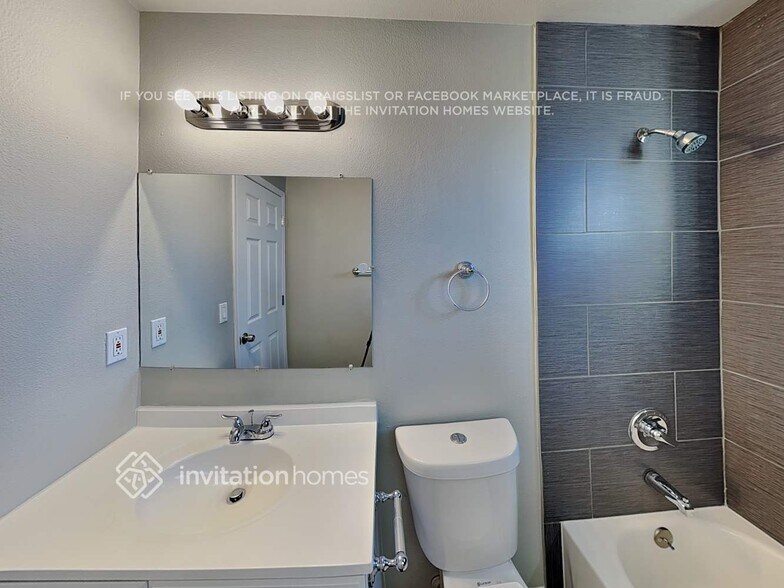 Building Photo - 12181 Newport Dr