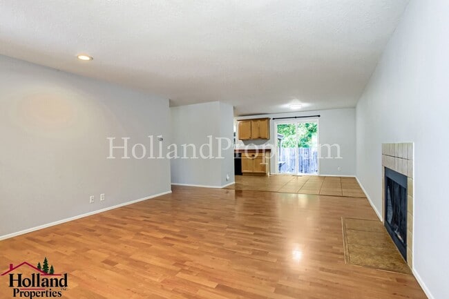 Building Photo - 6860 SW 188th Ave