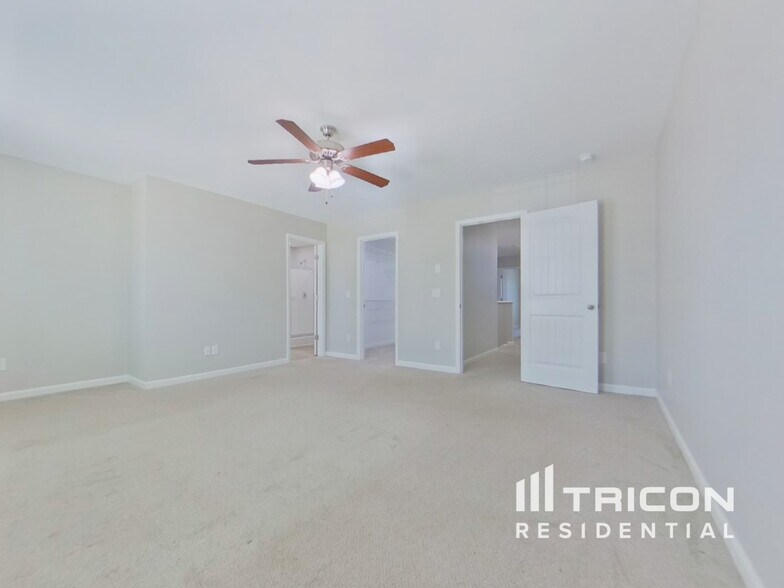 Building Photo - 313 Fairford Rd