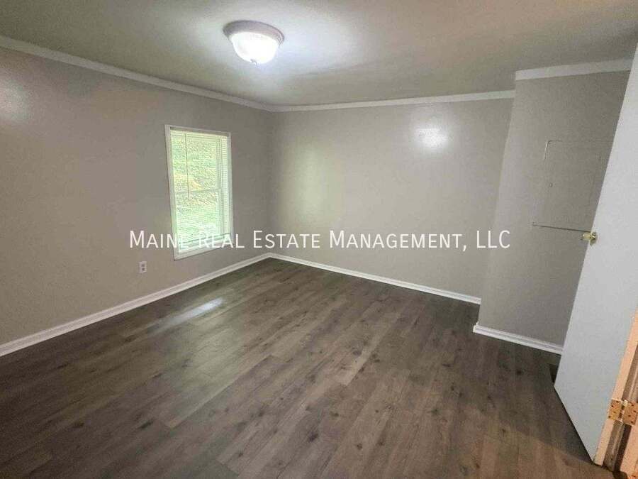 Building Photo - 19 Balsam Ln