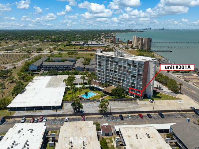 Building Photo - 4600 Ocean Dr