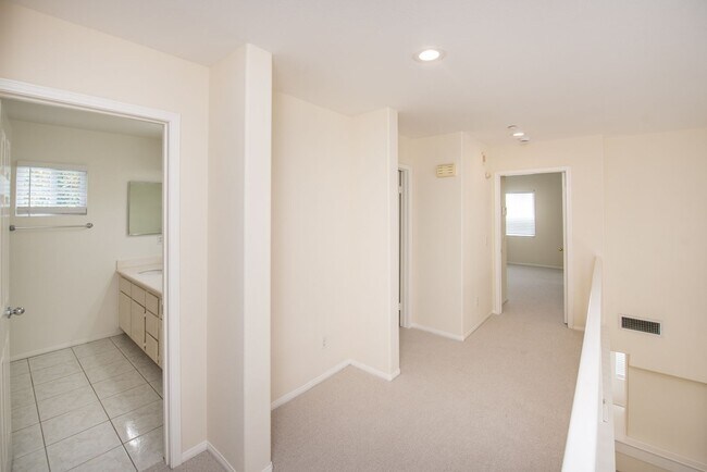 Building Photo - Make this your home