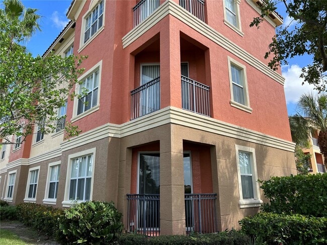 Building Photo - 4600 SW 160th Ave