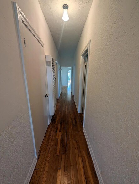 Building Photo - 4627 St Charles Pl