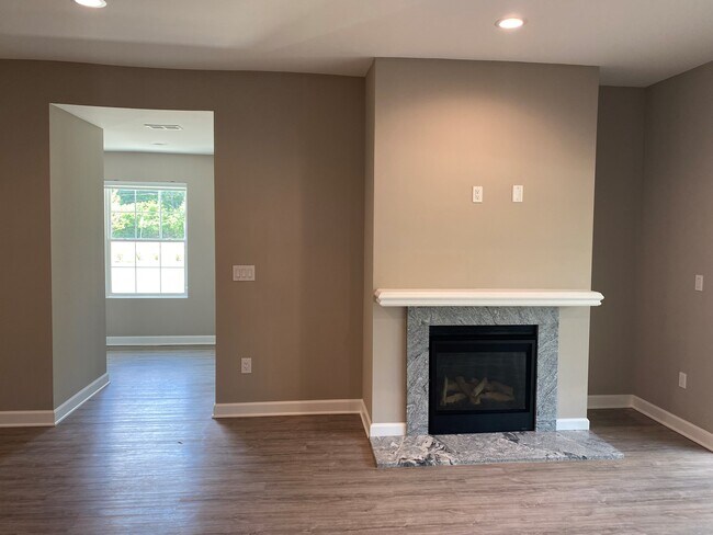Building Photo - 26600 Orchard Lake Rd