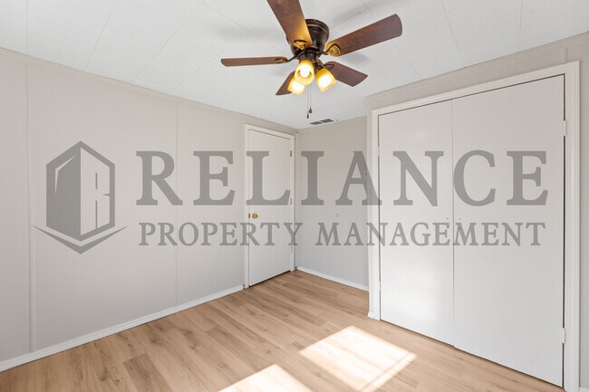 Building Photo - 1823 S Hiram St