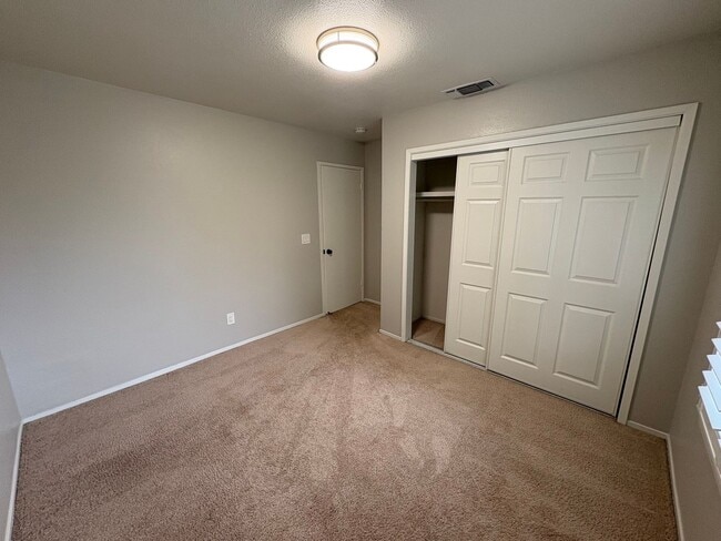 Building Photo - SW Visalia Home with Pool Available Now!