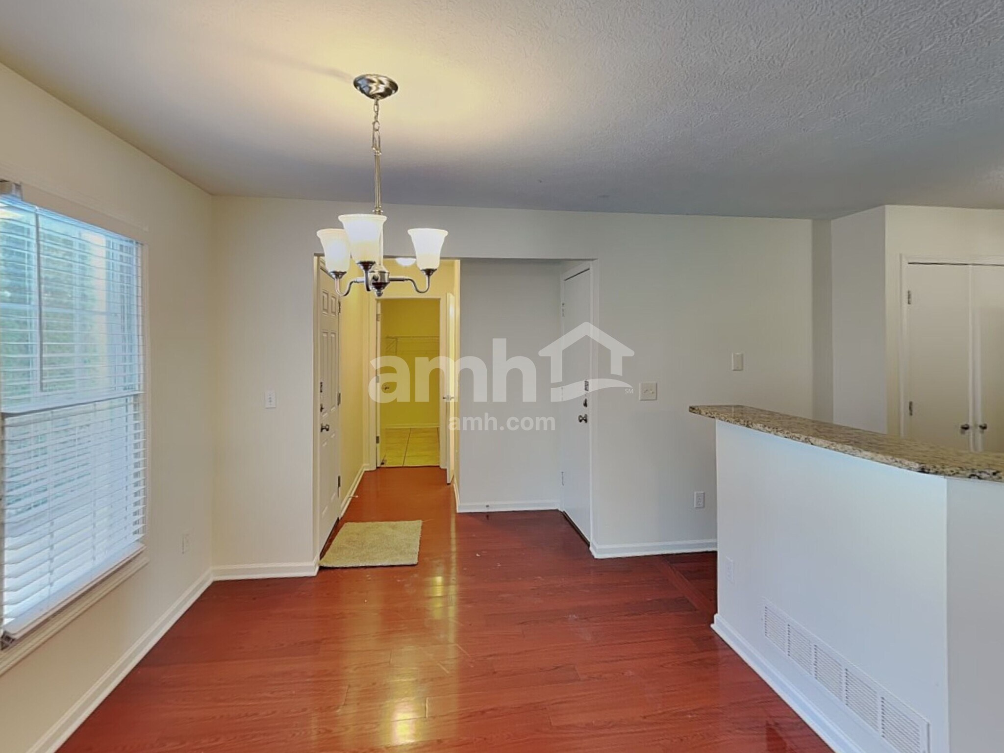 Building Photo - 1961 Creekview Dr