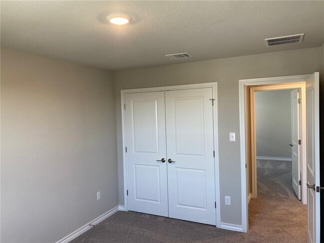 Building Photo - 670 Pepperbark Loop