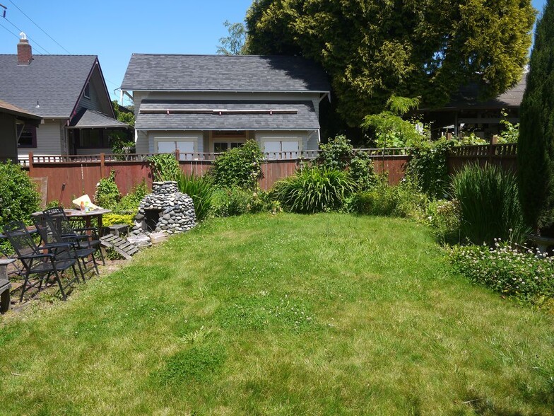 Back Yard - Neighboring fence has been removed. - 3924 se 9th ave