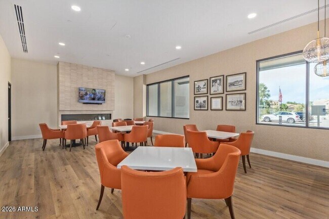 Building Photo - 7222 E Gainey Ranch Rd