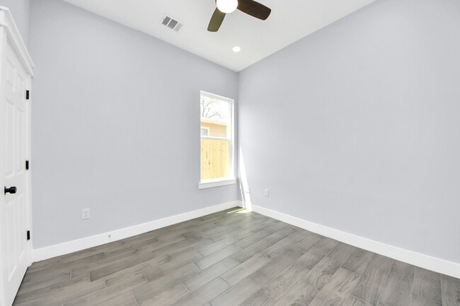 Building Photo - 917 Griffin St