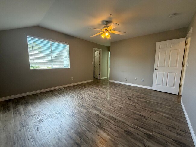 Building Photo - 3 bed DuPont Home with A/C for Rent