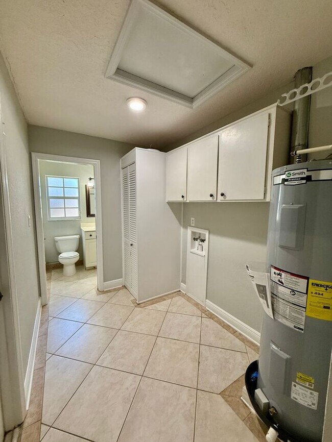 Building Photo - 4/3 WINTER PARK POOL HOME WITH WINTER PARK SCHOOLS! (Orange County Winter Park Schools)