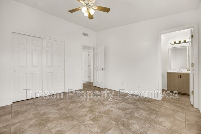 Building Photo - 2666 N Winstel Blvd