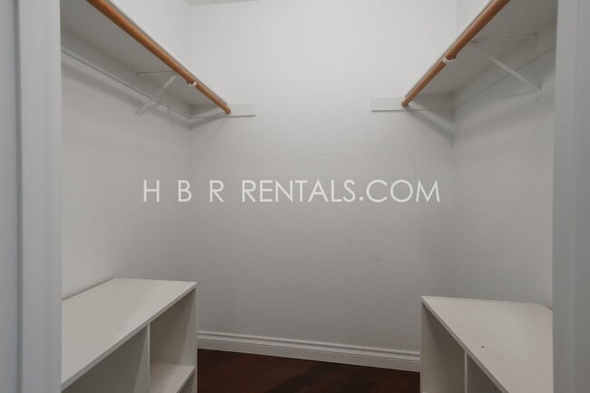 Building Photo - Single Story Charming 3-Bedroom Pleasanton Home Now MOVE IN Ready!