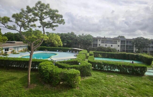 Building Photo - 2100 Springdale Blvd