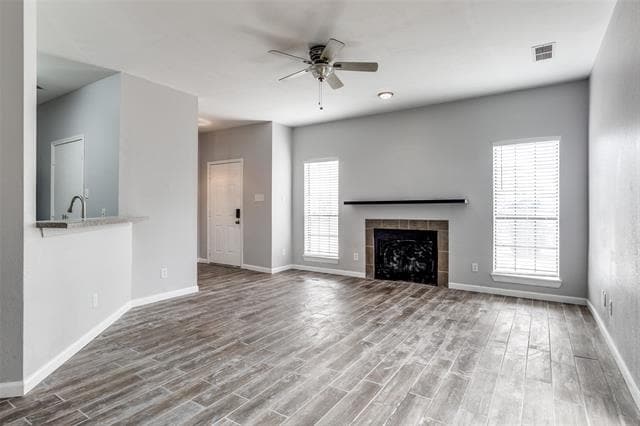 Building Photo - 2815 Reagan St