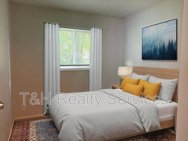 Building Photo - 636 Park Dr