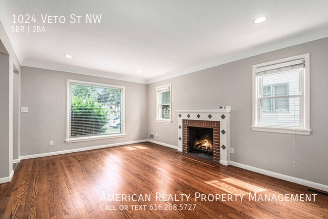 Building Photo - 1024 Veto St NW