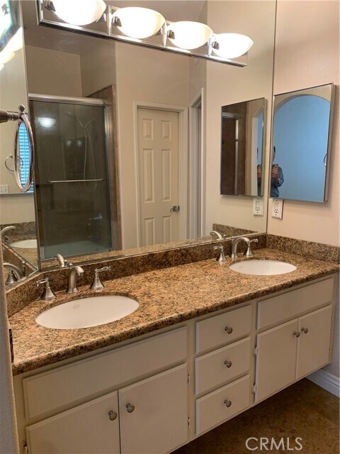 Building Photo - 1121 S Positano Ave