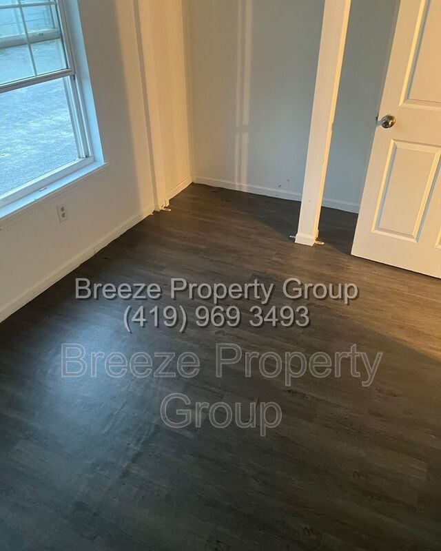 Building Photo - 518 Hope St