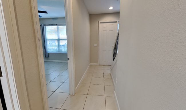 Building Photo - 895 Brutus Terrace