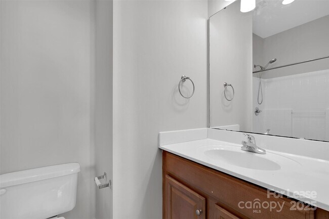 Building Photo - 1305 Summit Greenway Court
