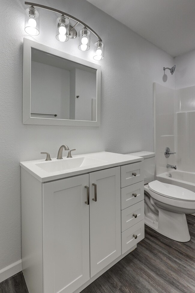 Building Photo - 2716 S Vermont Ave.