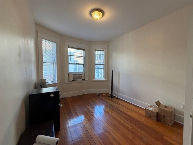 Building Photo - 361 Washington St