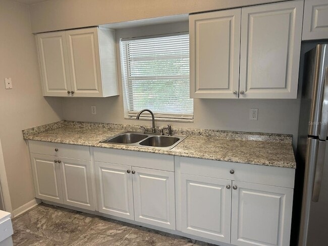 Building Photo - 1241 Pilgrim Rd