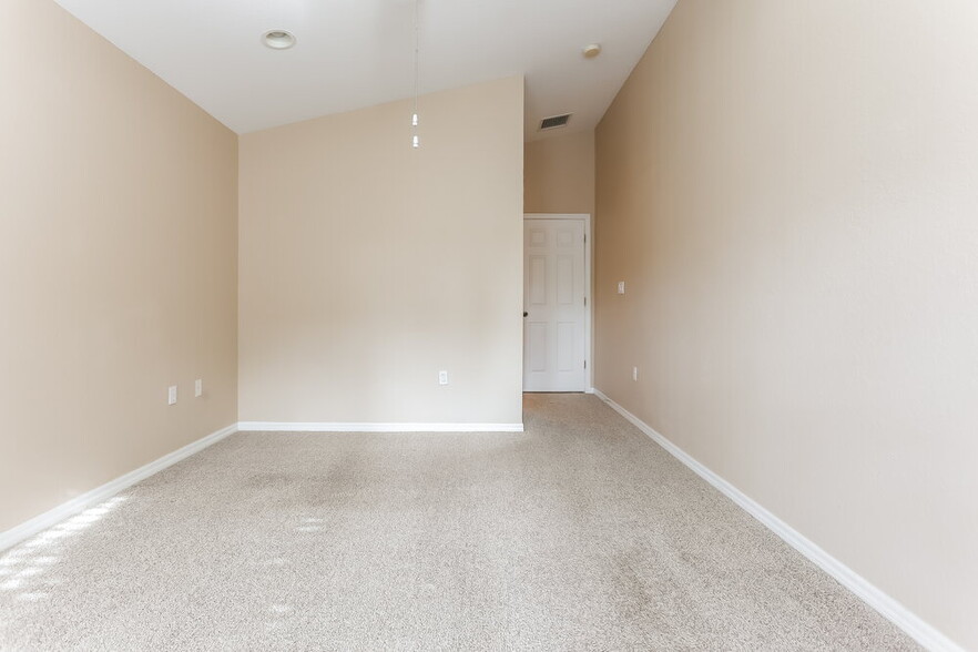 Building Photo - 1538 SE 20th Pl