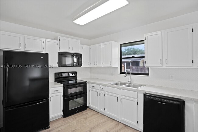 Building Photo - 6043 Felter St