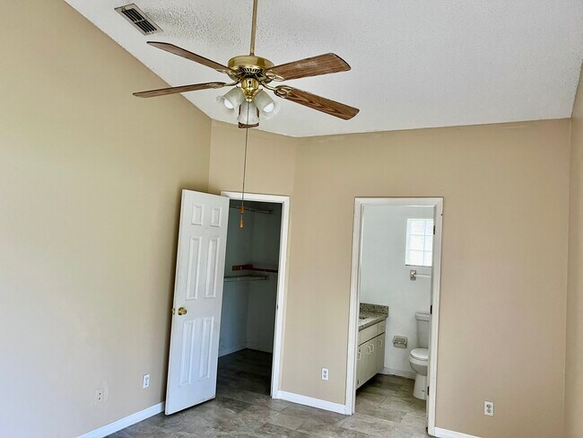 Building Photo - 7833 Chediston Cir