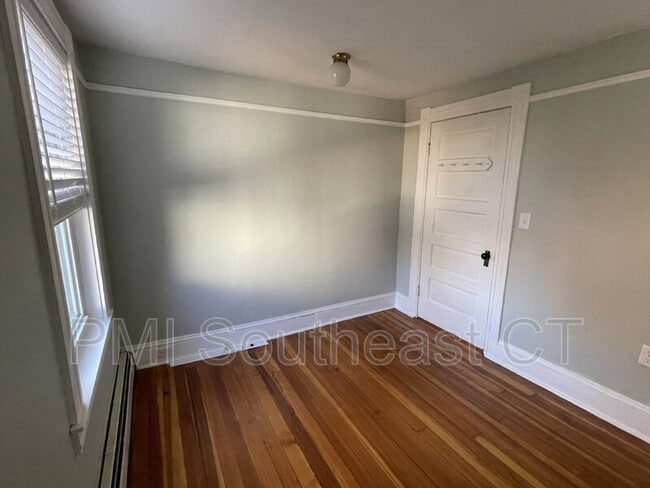 Building Photo - 26 Academy Ln