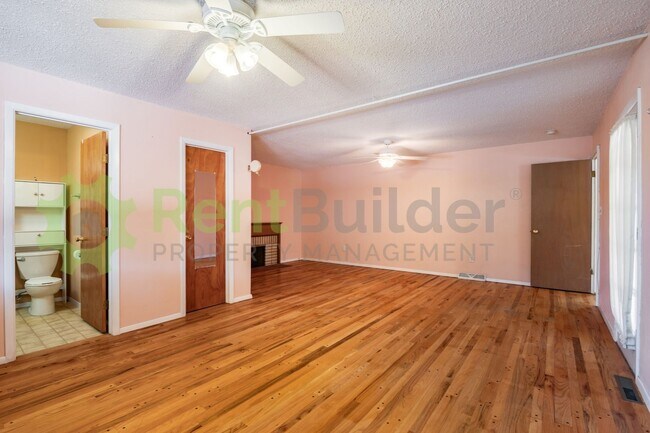 Building Photo - Call to schedule a showing at 505-808-6467