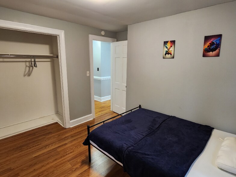 Building Photo - 558 Avent St