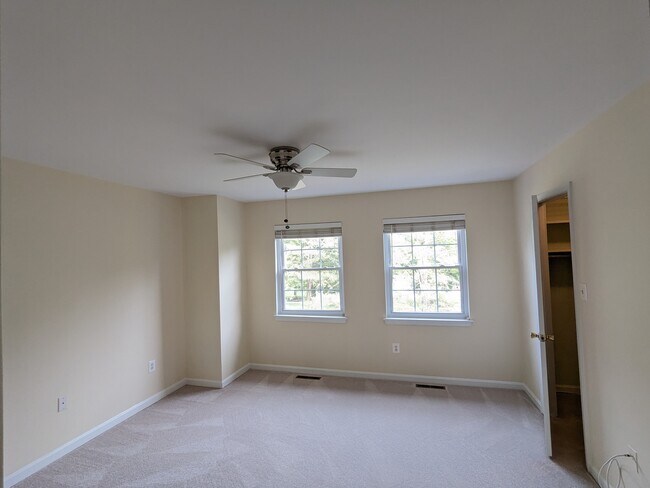 master bedroom/suite (#1) - 2nd floor - 3574 Lowlen Ct