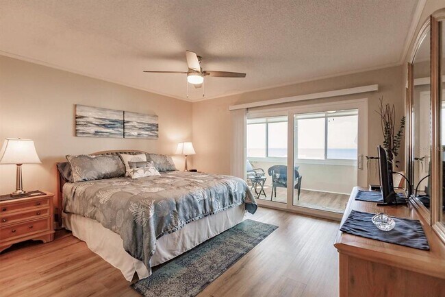 Building Photo - 1125 W Peppertree Dr