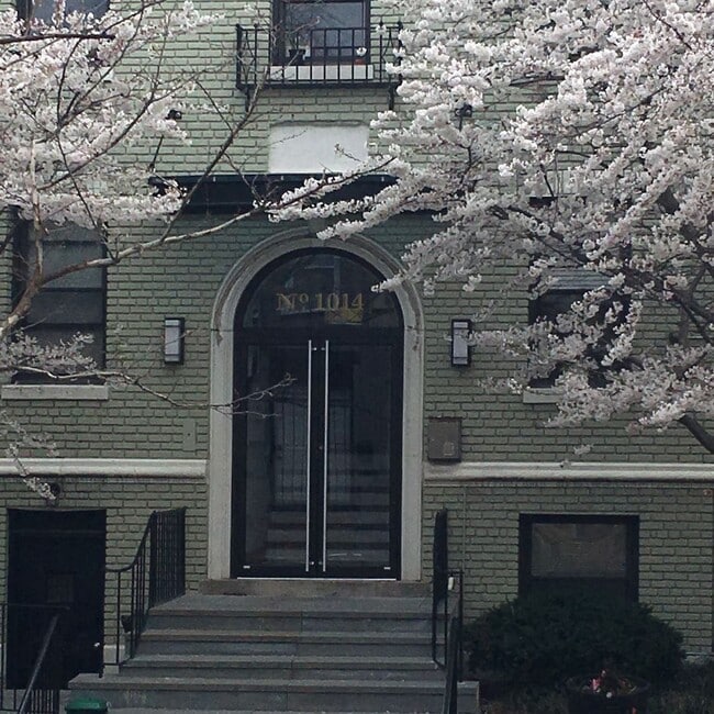 Interior Photo - 1014 COLUMBIA RD NW