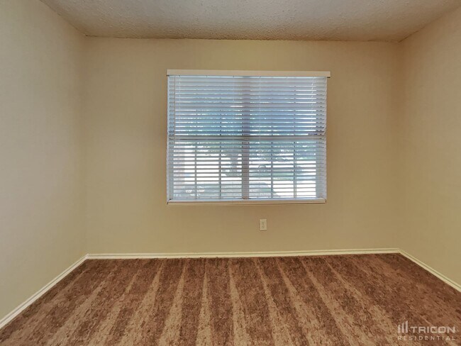 Building Photo - 9945 Sparrow Hawk Ln