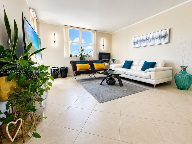 Building Photo - 3001 S Ocean Dr
